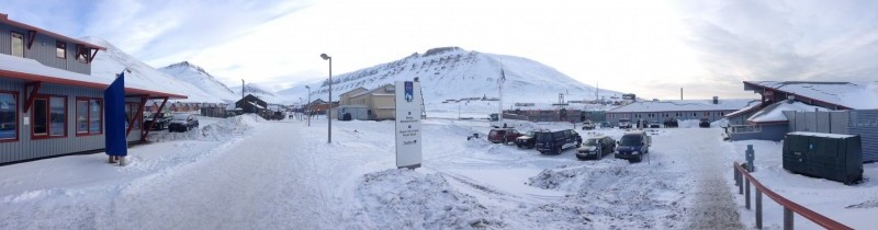 Сравнение хода температуры воздуха в петуниабукте и свальбард-луфтхавне (исфьорд, шпицберген) в 2001-2003 гг.