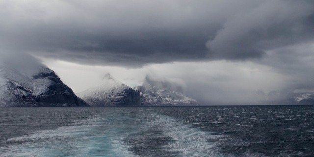 Изменения температуры поверхности моря в арктических морях россии и их последствия для судоходства по северному морскому пути